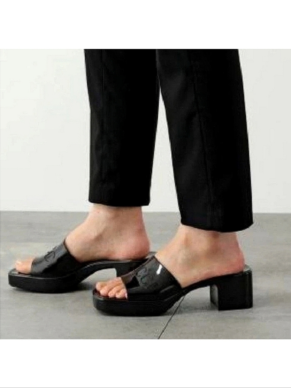 GUCCI Plastique Logo Rubber Heeled Mule Sandals Black Resortwear Minimalist US 8 - Picture 9 of 16